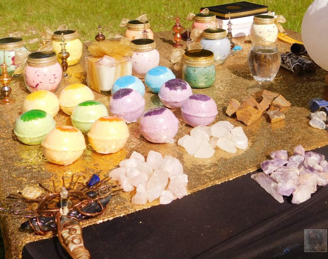 Signature Crystal Bath Bombs by: Madre'